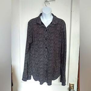 🛍️ BUNDLE ONLY 🛍️ LONG ELEGANT LEGS LADIES BLACK AND WHITE POLKA DOT BLOUSE